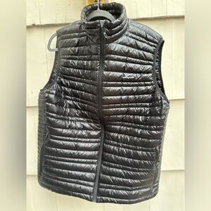 Patagonia down puffer jacket vest size men’s XL Black - NEW! Perfect condition